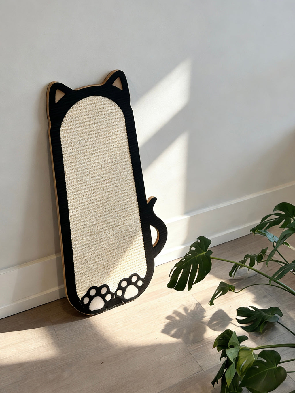 Cat-Shaped Scratching Board
