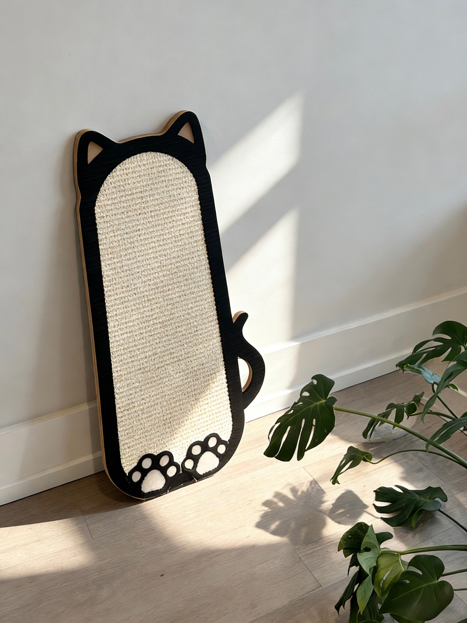 Cat-Shaped Scratching Board